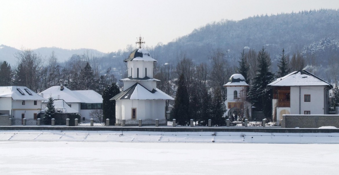 Sfânta Mănăstire Ostrov