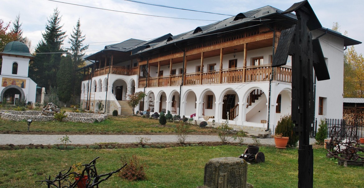 Chiliile Sfintei Mănăstiri Ostrov